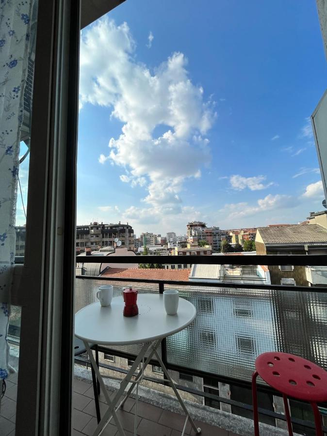 Fondazione Prada Apartment With Balcony Milano Exteriör bild